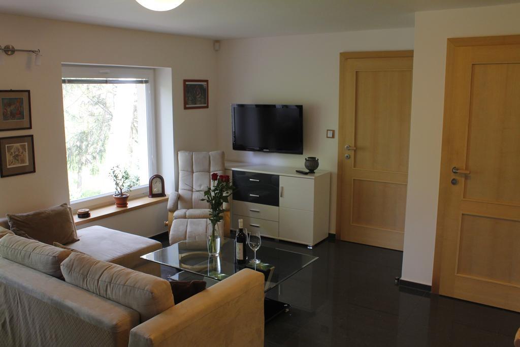 Apartment Dejvice Praga Esterno foto